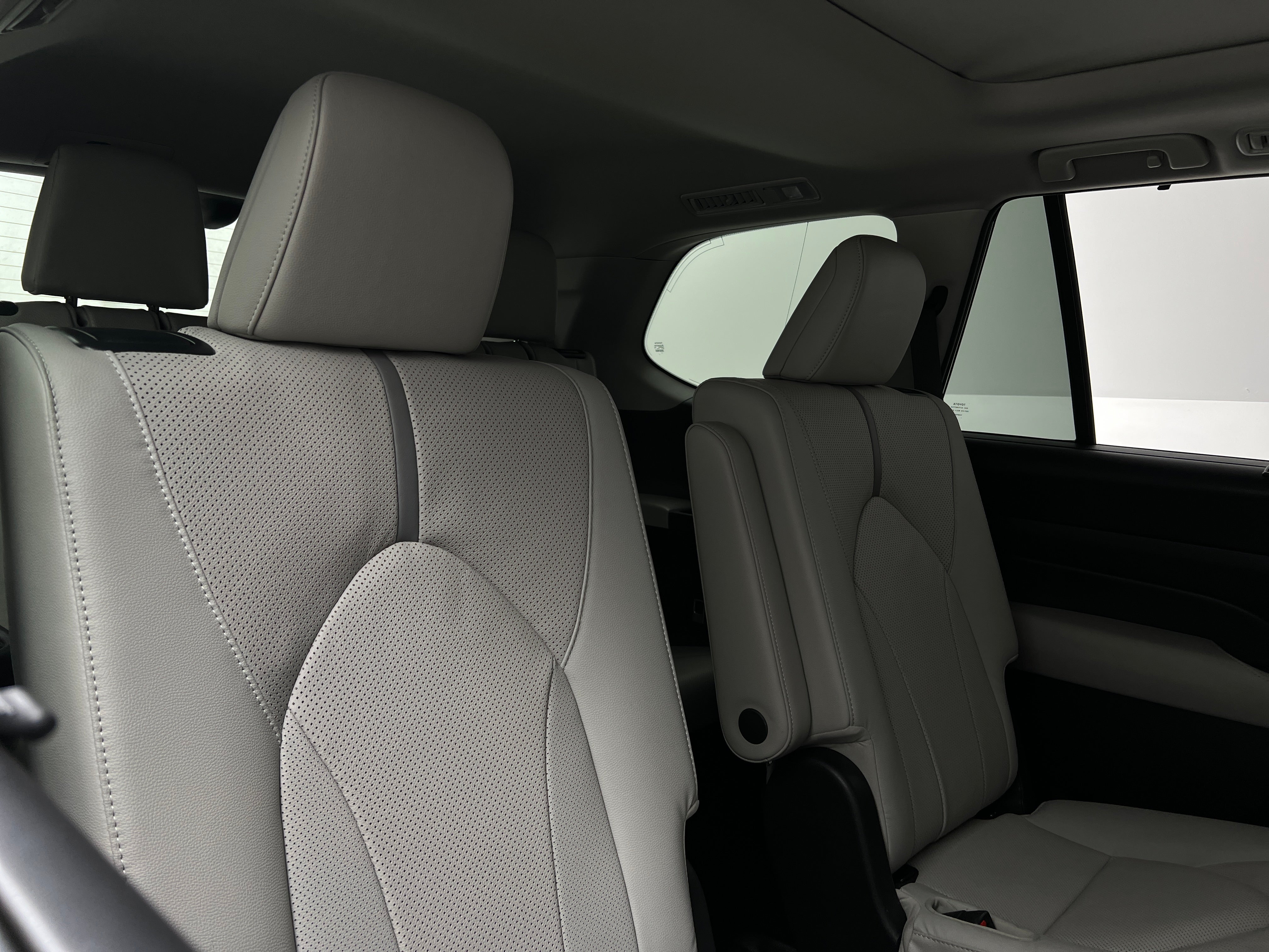 toyota grand highlander 2025 5TDAAAB5XSS088796 image toyota grand highlander 2025 5TDAAAB5XSS088796 image